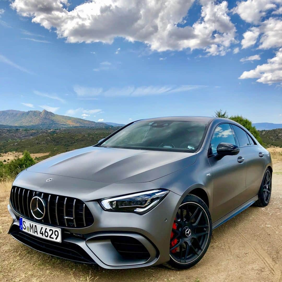 メルセデス・ベンツさんのインスタグラム写真 - (メルセデス・ベンツInstagram)「[Mercedes-AMG CLA 45 S 4MATIC+ Coupé | Kraftstoffverbrauch kombiniert:  8,3–8,1 l/100 km | CO₂-Emissionen kombiniert: 189–186 g/km | mb4.me/nefz/] Strike a pose! 🔥 Photo by @t1dso.  #MercedesBenz #⭐ #MercedesAMG #AMG #CLA #AMGCLA45S #4MATIC+ #DrivingPerformance #mbfanphoto #automotivedesign #strikeapose #mbcar」8月1日 18時30分 - mercedesbenz