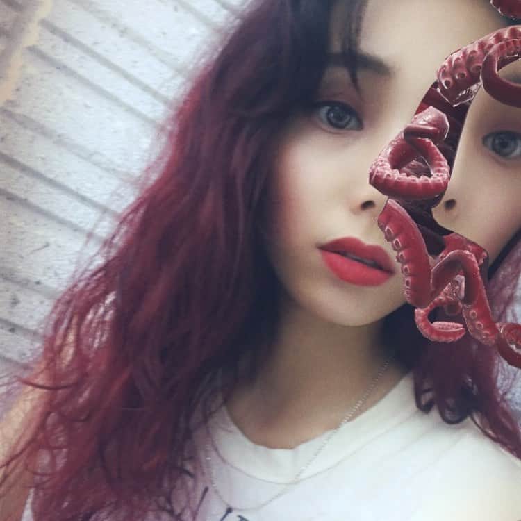 TsurutaHitomiのインスタグラム：「最近サロンで染めるとき叶美香さんにしてくださいってオーダーしてる❤️ファビュラス！」