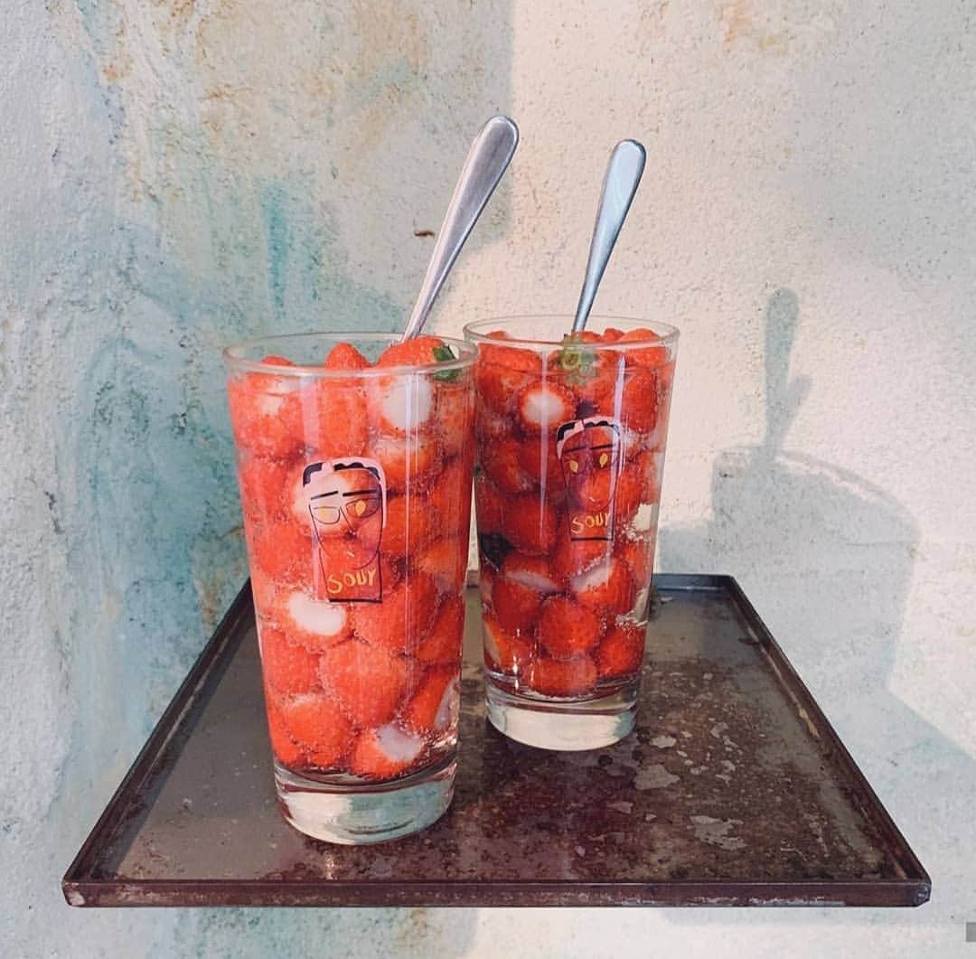 HereNowさんのインスタグラム写真 - (HereNowInstagram)「We all know it's getting real hot in Kyoto. Visit fruit cocktail specialty standing bar on a backstreet of Shinkyogoku in Kyoto’s downtown shopping area @sour.jp and let yourself be recharged! 15時からフレッシュなフルーツサワーを立ち飲み！ 繁華街の新スポット @sour.jp. Recommended by Kenta Kawara. Picture courtesy of @mkmk_a28.  Visited our recommended spots? Tag us and #herenowcity for a chance to get featured! . . . #herenowcity #wonderfulplaces #beautifuldestinations #travelholic #travelawesome #traveladdict #igtravel #livefolk #instapassport #optoutside  #kyoto #instajapan #japantour #explorejapan #京都 #京都観光 #京都旅行 #교토 #교토여행 #일본여행 #日本旅遊 #sourkyoto #sour」8月1日 18時40分 - herenowcity