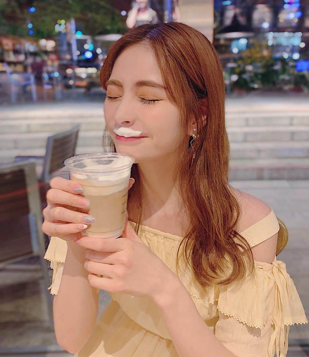 得あゆさんのインスタグラム写真 - (得あゆInstagram)「カフェでお疲れ様の1杯☕️ ・ 8月8日はヒゲの日🔥 フェイクヒゲ写真を撮ってヒゲチェンコンテストに応募してね！✨ @schickjapan_official 応募期間は8月8日正午まで 抽選で特別なプレゼンが当たるかも？！ 応募方法はサイトをチェックしてね☺️ ・ ・ https://cp.schick-jp.com/higenohi/2019 ・ ・ ・ ・ ・ #ヒゲの日#ヒゲチェンコンテスト#Schick#ヒゲ#ヒゲメン#ヒゲメンアワード#PR#カフェ#お茶#癒し#インスタ映え#カメラ女子#夜カフェ#カフェ巡り#夏#夏休み#祭り#写真#デート#カップル#お洒落#ヘアスタイル#ヘアアレンジ#ワンピ#ワンピース#ガーリー#chillout#cafe#japanesegirl#coffee」8月1日 18時42分 - tokuayu819