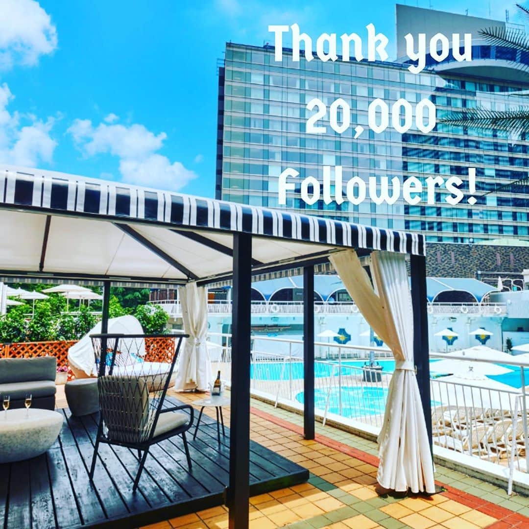 のインスタグラム：「ガーデンプール招待券が当たる！﻿ 【祝20000フォロワー達成！フォロー&いいねキャンペーン】﻿ ﻿﻿ ﻿﻿﻿﻿ A sanctuary within a sanctuary is ‘Super Cabana’, the renewed luxury private cottage situated poolside. #gardenpool #supercabana﻿ ﻿ 1日1棟限定のラグジュアリープライベートコテージ『スーパーカバナ』も今年リニューアル！#ガーデンプール #スーパーカバナ﻿ ﻿ ーーーーーー﻿ いつもInstagramをご覧いただき、誠にありがとうございます。﻿﻿﻿﻿ ﻿﻿﻿﻿ みなさまに感謝の気持ちを込めて、﻿﻿﻿ 《フォロー&いいねキャンペーン》を実施いたします！﻿﻿﻿﻿ 参加方法は、当アカウントをフォローし、対象の投稿に”いいね”をするだけ。抽選でガーデンプールのペア招待券が3組6名に当たる大チャンスをお見逃しなく！﻿ ﻿﻿﻿﻿ ﻿﻿﻿ ★参加方法﻿﻿﻿﻿ ﻿﻿﻿﻿ <STEP1>当アカウント@hotelnewotanitokyo をフォローする（すでにフォローいただいている方はそのまま<STEP2>へ﻿)﻿﻿﻿ <STEP2>【祝20000フォロワー達成！フォロー&いいねキャンペーン】と書かれた投稿（本投稿を含む）に”いいね”をする﻿﻿﻿﻿ ﻿﻿﻿﻿ ★期間：8月4日（日）まで﻿﻿﻿﻿ ﻿﻿﻿ ※ガーデンプール招待券のご利用は平日のみ（8/13～8/15は利用不可）とさせていただきます。﻿﻿﻿﻿ ※当選者には、DMにてご連絡を差し上げます。﻿﻿﻿ ﻿﻿﻿ #キャンペーン #キャンペーン実施中 #ホテルプール #赤坂 #ホテルニューオータニ #梅雨明け ﻿﻿﻿ #hotelpool #luxurypool #luxurysummer #forbestravelguide #SummerStars #akasaka @hotelnewotanitokyo」