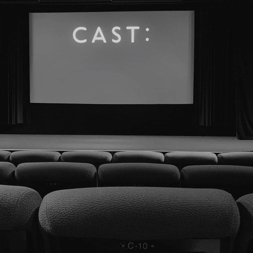 荒井愛花さんのインスタグラム写真 - (荒井愛花Instagram)「先日映画「CAST:」上映会に行ってきました🍓 CARA役を演じる佐藤千亜妃さんの歌声が本当に本当に素敵でした。歌詞もとてもぐっときて、リピートして聴きたい！と思った〜☺️☺️ この映画の公開とともに、新ブランドが発表されてそちらのお店にもお邪魔したよ◎ おしゃれ〜〜な空間で、ご機嫌に動画とりました笑 (スワイプしてみてね)  映画の登場人物をイメージした3つのラインがあって、色んなテイストの洋服がかわいかった🥺 原宿にお店あるのでぜひ行ってみて感想おしえてね◎  #映画CAST #CASTcolon　 #PR」8月1日 19時07分 - maaanyaka