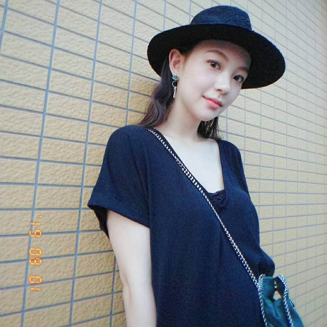 岡田ゆり子さんのインスタグラム写真 - (岡田ゆり子Instagram)「△▽△▽△▽ . . 🎩💞 .  #今日もおつかれさまー」8月1日 18時59分 - yyy__0520