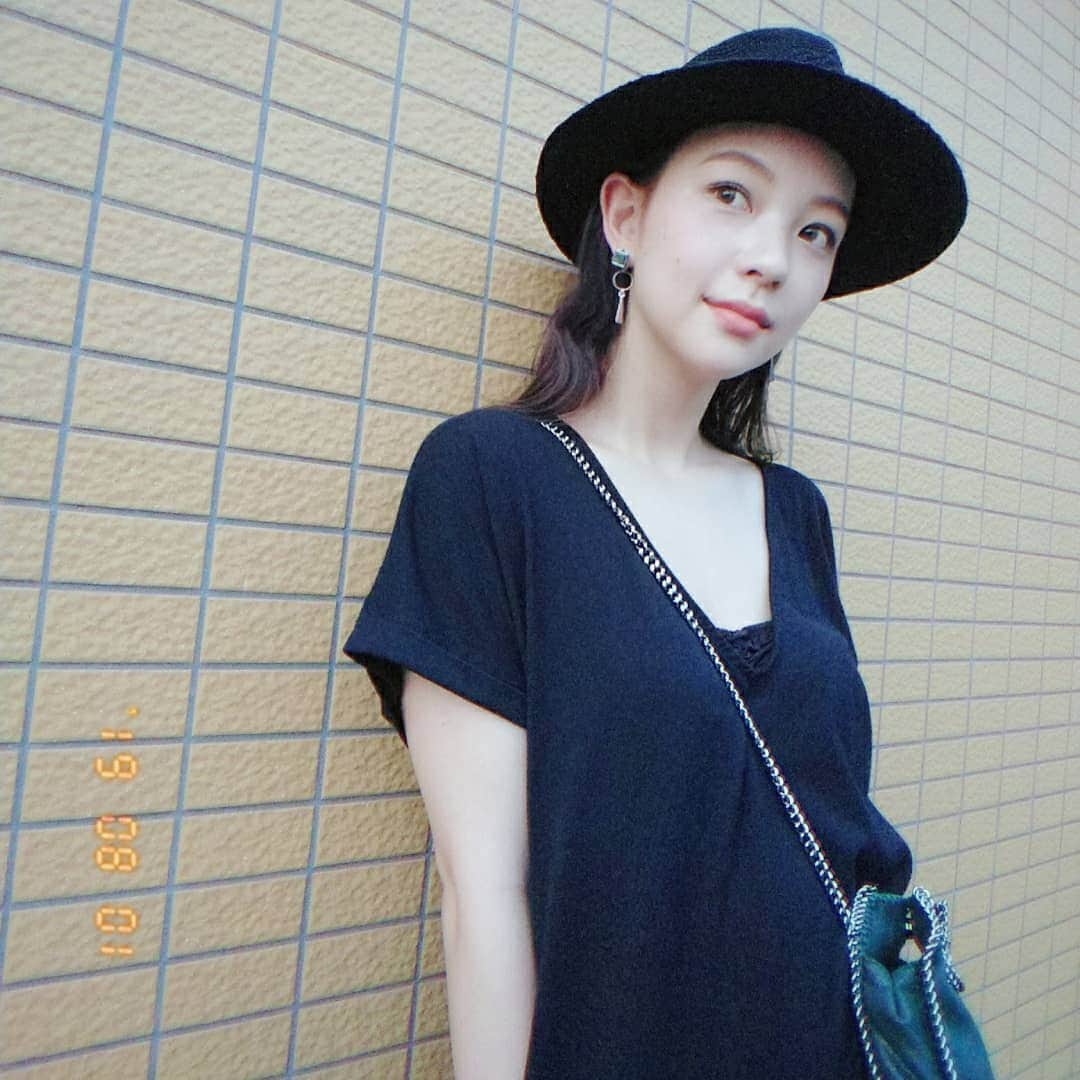 岡田ゆり子さんのインスタグラム写真 - (岡田ゆり子Instagram)「△▽△▽△▽ . . 🎩💞 .  #今日もおつかれさまー」8月1日 18時59分 - yyy__0520