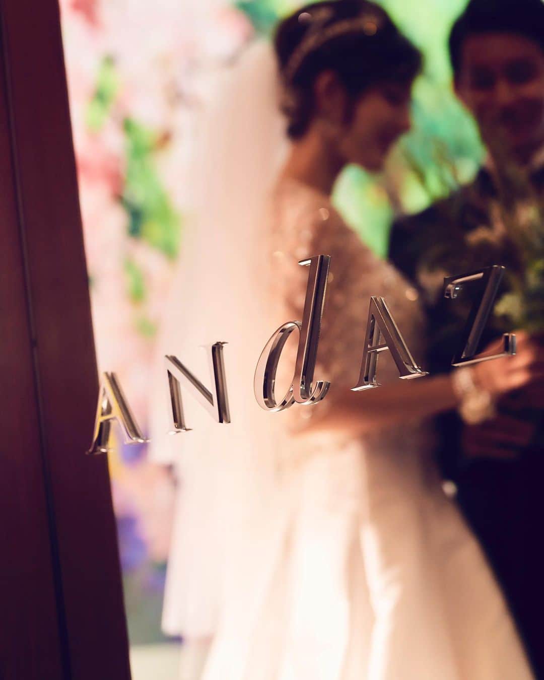 Andaz Tokyo アンダーズ 東京さんのインスタグラム写真 - (Andaz Tokyo アンダーズ 東京Instagram)「Planning your big day? 💍  Our next Bridal Fair is happening on August 11! Take the first step in creating a customized wedding that uniquely represents you. :: アンダーズ 東京では8/11にウエディングメニューの試食付きブライダルフェアを実施いたします。👰🏻💍 ウエディング仕様にコーディネートされた会場で、実際のご結婚式での人気メニューもお楽しみいただけます。 2020年にご婚礼を検討されている方はぜひご参加ください。🌟 https://bit.ly/2Yj0IiI @andaztokyowedding」8月1日 19時15分 - andaztokyo