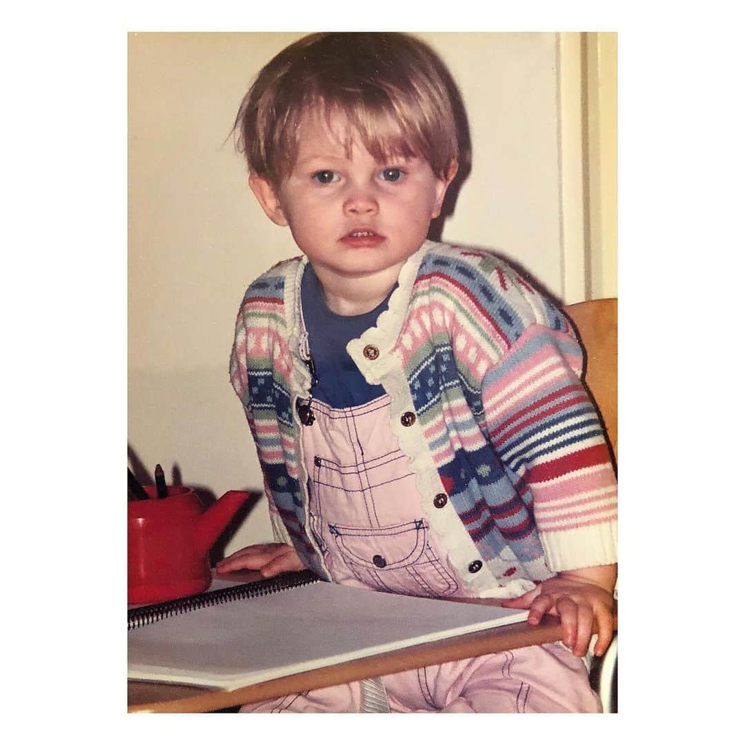 グッチさんのインスタグラム写真 - (グッチInstagram)「A snapshot when @harrystyles was a child. Celebrating @guccibeauty’s new universal scent Gucci Mémoire d’une Odeur by @alessandro_michele, debuting today, this photo of the British singer songwriter and actor is together with childhood images from other faces from the campaign, from left: Zumi Rosow @fangusz666, Elibeidy Dani Martinez @elibeidy, Unia Pakhomova @yuniya_p, @tessa_bruinsma, @olegulrich and Leslie Winer. #AlessandroMichele #GucciBeauty Discover the fragrance #GucciMémoire through link in bio.」8月1日 19時11分 - gucci