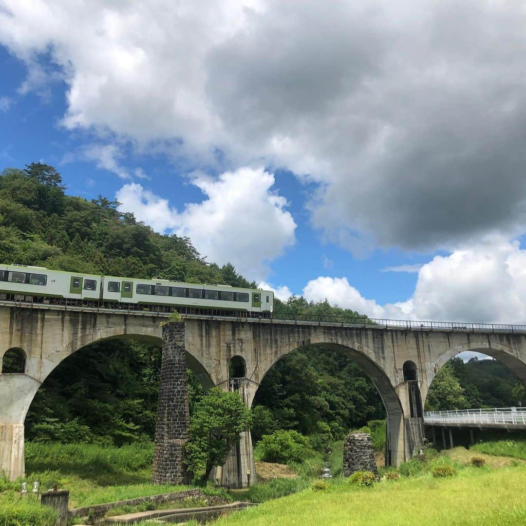 岡安章介さんのインスタグラム写真 - (岡安章介Instagram)「インスタでも載ってましたが、先日ロケさせてもらってました岩手県花巻市！来週水曜夜10時！いよいよオンエアーです！ NTV「偽装不倫」第5話にななめ45° ちょびと参加させて頂きました！ 果たしての鐘子 丈 二人の思いは！？ 是非ご覧下さい！お楽しみに！  https://t.co/G3ybvUQf7y #偽装不倫#ななめ45」8月1日 19時24分 - naname45okayasuakiyoshi