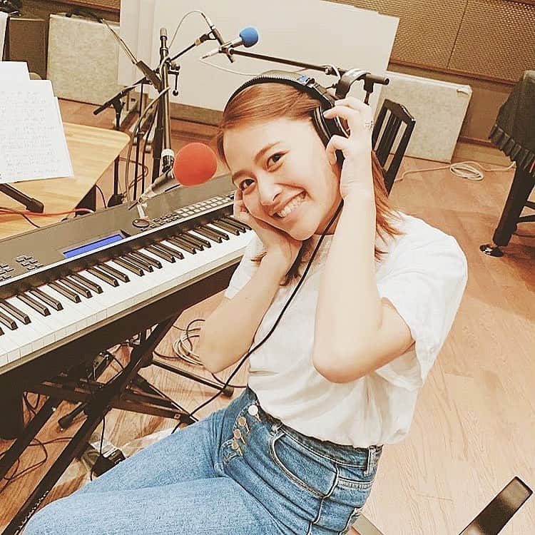 有華(ゆか) さんのインスタグラム写真 - (有華(ゆか) Instagram)「📻新コーナー始まります📻 . 番組アシスタントで シンガー ...