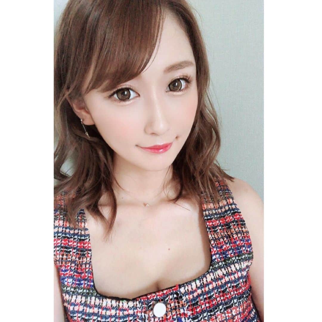 七瀬美月さんのインスタグラム写真 - (七瀬美月Instagram)「やっほー🐱💓 . 髪短いの楽🦲暑くて夏バテ☀️ .  #かみのけ#夏#じどり#makeup#cafe #Hulu#revenge#ハマってる#ドラマ #カフェ#白金#ドッグカフェ#zara」8月1日 19時41分 - yskwask1114