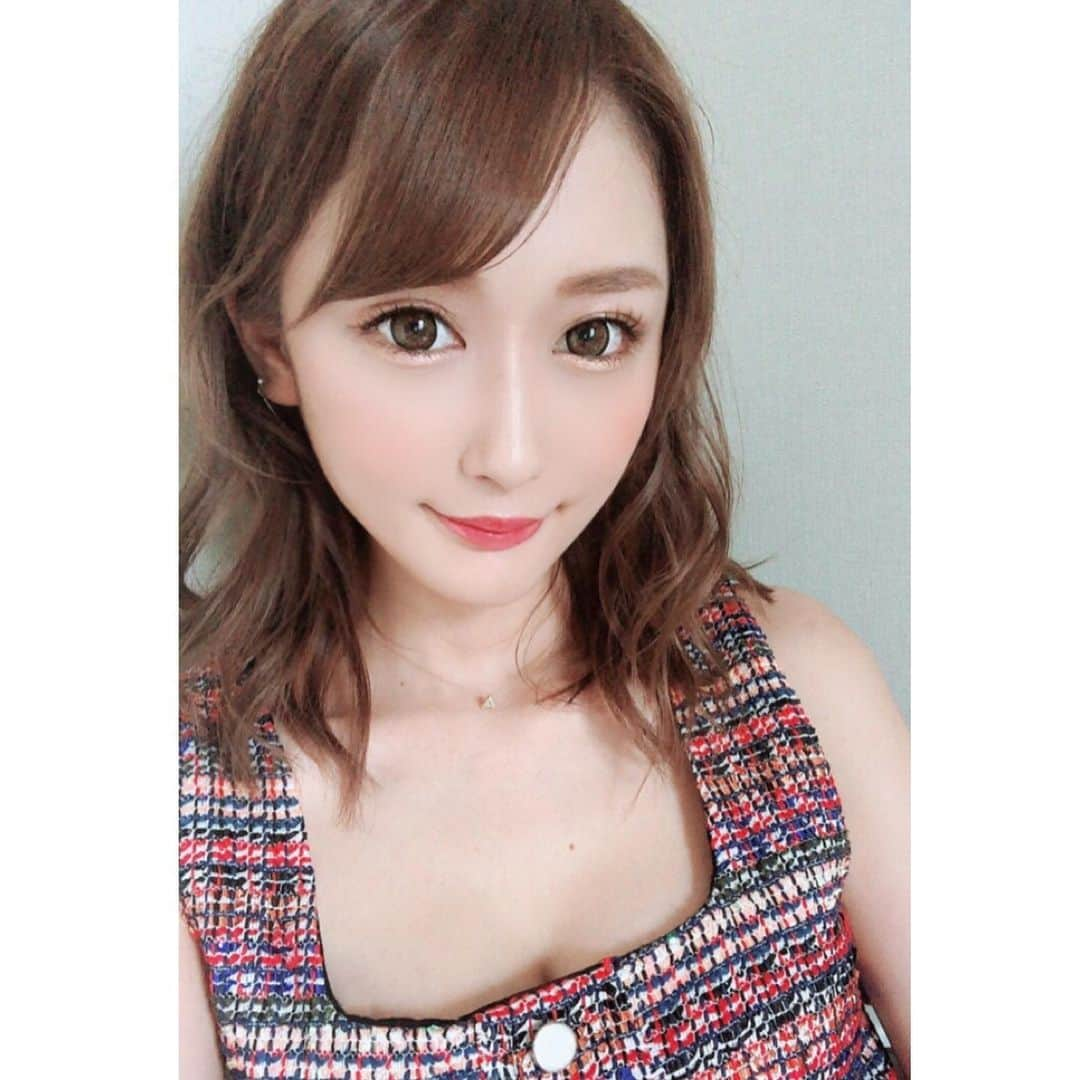 七瀬美月さんのインスタグラム写真 - (七瀬美月Instagram)「やっほー🐱💓 . 髪短いの楽🦲暑くて夏バテ☀️ .  #かみのけ#夏#じどり#makeup#cafe #Hulu#revenge#ハマってる#ドラマ #カフェ#白金#ドッグカフェ#zara」8月1日 19時41分 - yskwask1114