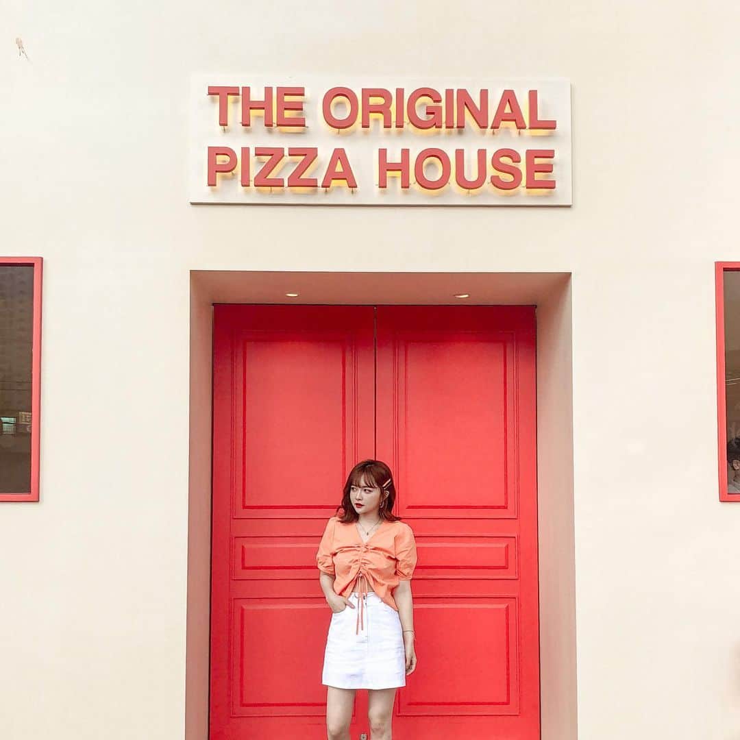 柯柯YELIZさんのインスタグラム写真 - (柯柯YELIZInstagram)「Pizza店 #더오리지널피자하우스  怎麼有披薩店這麼可愛的🥰也剛好因為新開得到免費的飲料🥤好幸運👍披薩也好吃😍✨」8月1日 19時36分 - yelu.22