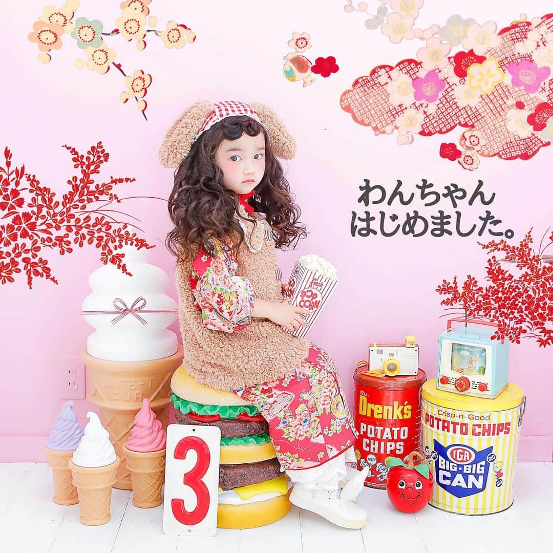 保坂さほさんのインスタグラム写真 - (保坂さほInstagram)「❤️わんちゃんはじめました❤️ 出来たて😍わんちゃんのふわふわ衣装入りました✨ ふわふわ耳と、お揃いベスト、もちろん男女兼用です(^^) . 赤ちゃんサイズから、小学生のお子様まで合わせられるので、お着物からお洋服まで色々活躍しそうです♪ 男の子写真、赤ちゃん写真は次回アップします（≧∇≦） わんちゃんになりたい方はお気軽にお問い合わせください❤️（笑） . . #保坂さほ#フォトスタジオ#杉並区フォトスタジオ#東京写真館#写真館#子ども写真#子ども写真スタジオ #子ども写真館#七五三#七五三前撮り #七五三3歳 #七五三撮影 #七五三写真 #七五三ヘア #七五三着物#七五三フォト #七五三後撮り #七五三5歳 #七五三7歳 #753#753前撮り #753撮影 #753code #ファーストバースデーフォト #ハーフバースデーフォト#ハーフ成人式撮影 #ハーフ成人式写真 #キッズフォトスタジオ#ベビーフォトスタジオ#二分の一成人式」8月1日 19時59分 - saho_hosaka