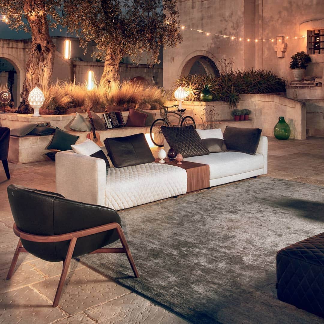 Natuzzi Officialさんのインスタグラム写真 - (Natuzzi OfficialInstagram)「Melpot is a modular and versatile furnishing system, consisting of various seating elements. Highly customizable it's made for whoever wishes to have a unique space. #Natuzzi #NatuzziItalia #comfort #elegance #design #lifestyle #style #furniture #homefurniture #madeinitaly #living #interiordesign #decor #furnituredesign #homedesign #inspiration #interior #instadesign #designlovers #italianstyle #homedecor #lovedesign #designers #designer」8月1日 20時06分 - natuzzi