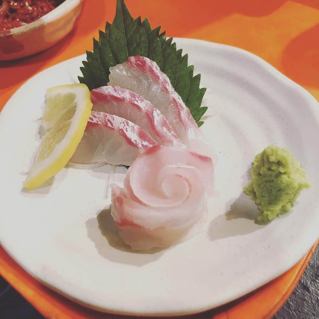 どんがめ三宮総本店のインスタグラム：「まいど！ どんがめ三宮総本店です！ . 8月になり 本格的に暑くなって ばててきてませんか？！ . そんなときこそ どんがめで冷たいビールと 美味しい料理で 風流感じてみませんか？！ . #kobe#三宮#大衆酒場#安い#うまい#どんがめ#ハッピーアワー#生ビール#19時まで#190円#駅近#雰囲気は魔法#dongame#赤字覚悟#お客様の喜ぶ顔が見たい#ただそれだけ#24時半まで営業#延長要相談#気まぐれクーポン#たまにやります#フォロー#まってます」