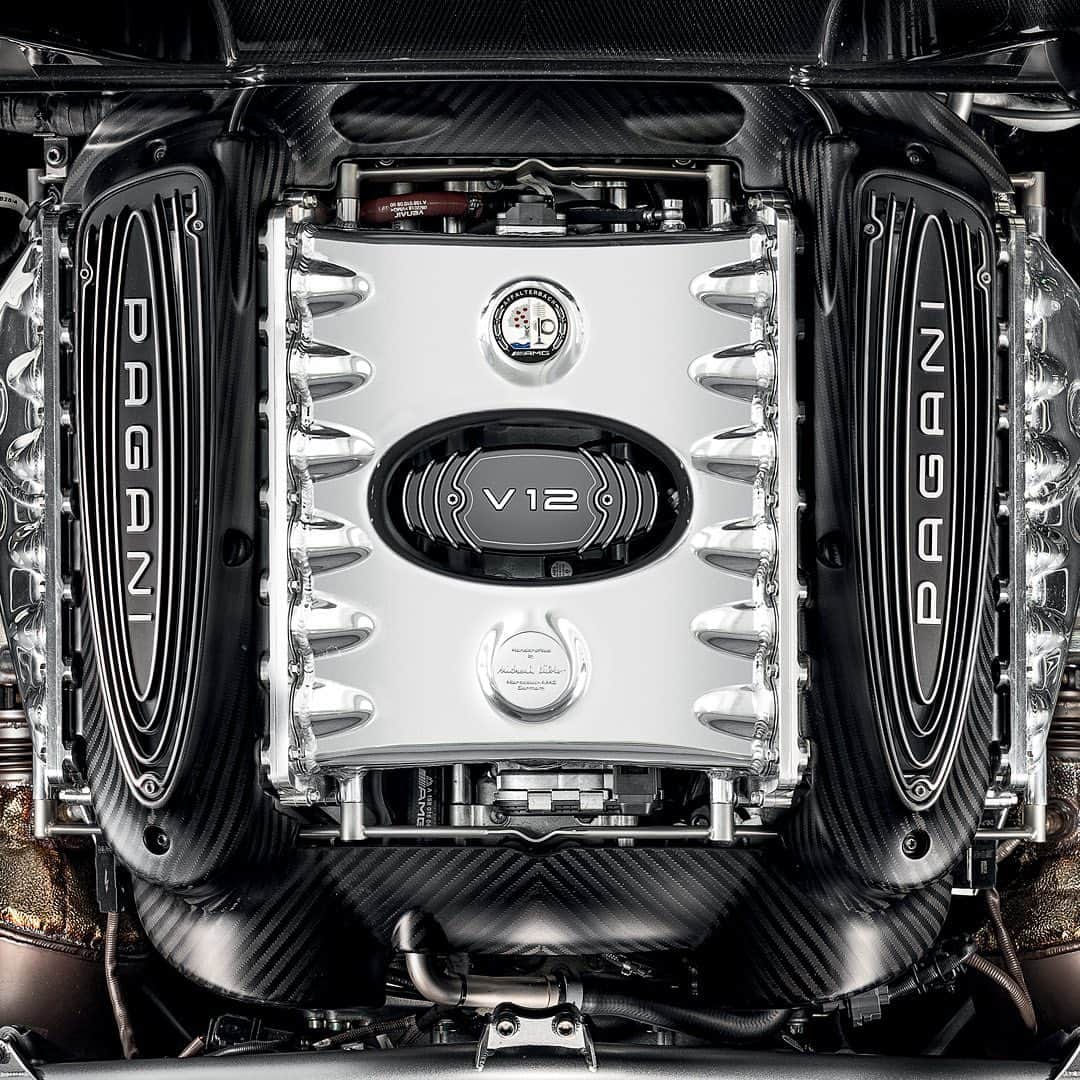 パガーニ・アウトモビリのインスタグラム：「The Roadster BC was born under the sign of unprecedented scientific research. The first, crucial result of all of this is its beating heart: the new Pagani V12. This jewel boasts more than 800 hp and a torque of 1,050 NM already at 2,000 rpm, with one of the best weight-power ratios in the category.  #discoveringbc #engine #pagani #huayra #roadsterbc @mercedesamg」