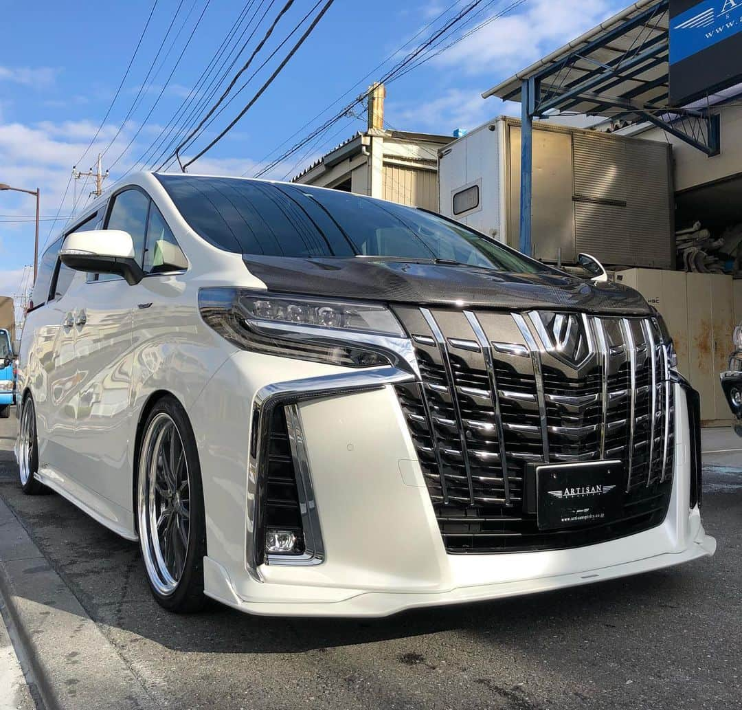 Spirits Artisanさんのインスタグラム写真 - (Spirits ArtisanInstagram)「TOYOTA ALPHARD Artisanspirits/// Sports Line blacklabel #toyota #alphard #artisanspirits #artisan #as #evasivemotorsports #butlertire #ravspec #jworksunlimited #premierautowerkz #suvproject #kanooperformance #車庫小舗 #nigeljdmparts #トラウム #car_life_staff #technicalmate #bondtokyo #bondosaka」8月1日 20時27分 - artisan_spirits