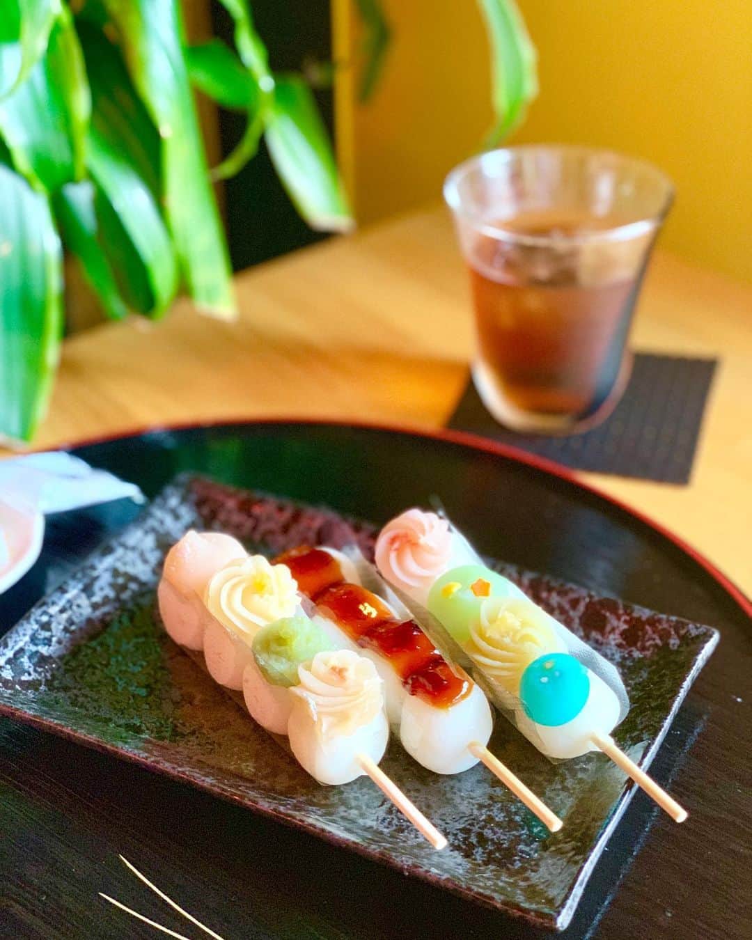 瀬口かなさんのインスタグラム写真 - (瀬口かなInstagram)「湯布院に行きました🍡🍧 とってもいいところ✨  #湯布院 #yufuin #大分 #goemon #お団子 #かき氷 #花より #湯布院グルメ #湯布院カフェ #大分観光 #大分グルメ #旅行 #travel #旅行好きな人と繋がりたい」8月1日 20時30分 - seguchikana