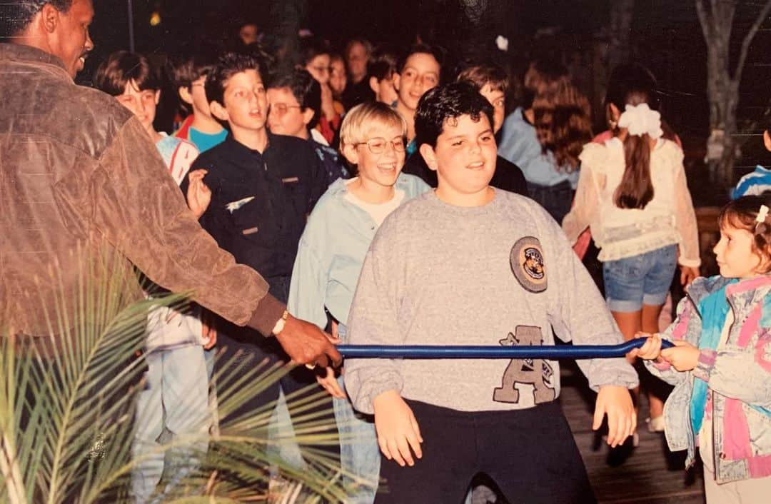 ジョシュ・ギャッドさんのインスタグラム写真 - (ジョシュ・ギャッドInstagram)「‪#tbt That time I did the limbo in the early 90’s‬」8月1日 20時36分 - joshgad