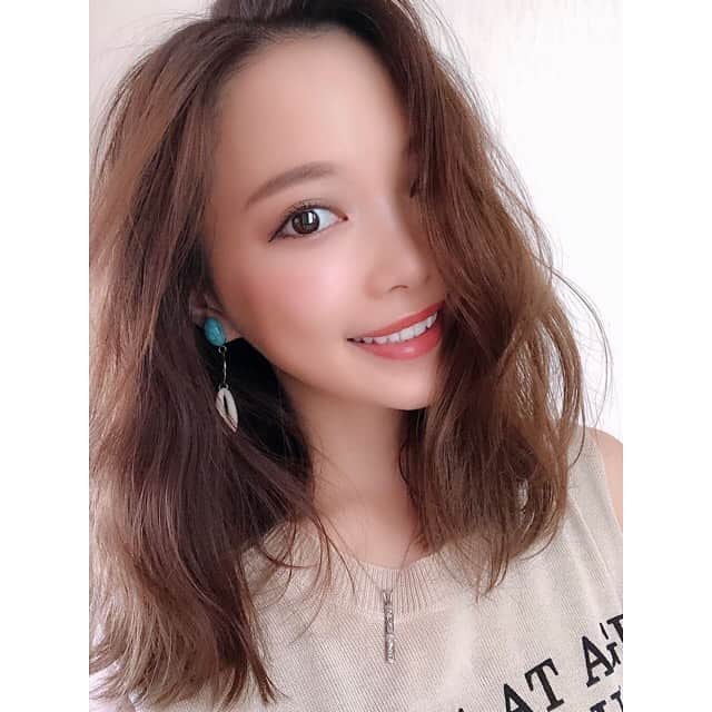 のインスタグラム：「♡ _  _  今回のカラーも本間にお気に入り(￣∀￣)❤️ _  _  元々カラーしてもムラになりやすい髪の毛やってんけど、 宇都宮さんにお願いしてから 本間に綺麗に染まるようになった！！😳💕 _  _  @hiroki_utsunomiya さん いつも感謝でございます🐒❤️笑  _  _ ♡  #心斎橋 #堀江 #Natu ✂️ _  #outfit #ootd #ottd #サロモ #サロンモデル #撮影  #self #hair #make #instagood #happy #day #love #me #lol #girl #girls #makeup」