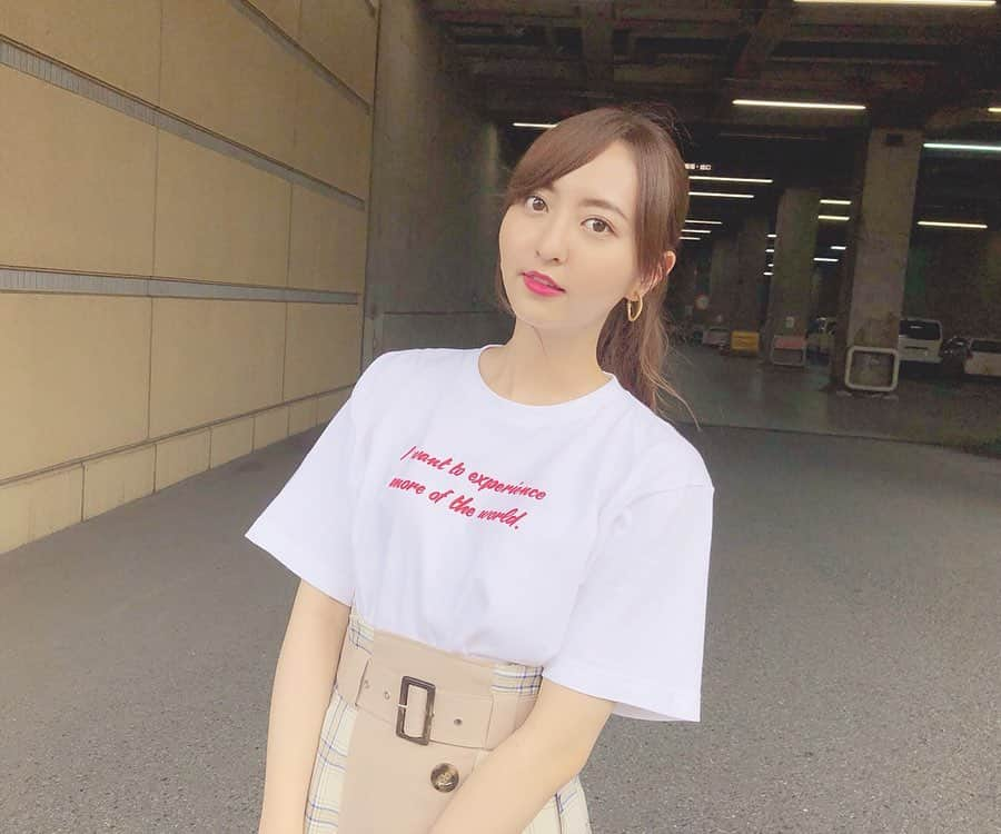 森保まどかさんのインスタグラム写真 - (森保まどかInstagram)「﻿ ﻿ ﻿ ﻿ 今年の生誕グッズ❤︎﻿ ﻿ Tシャツには「広い世界を見るんだ」﻿ タオルには「そして、自分で決める」﻿ と書きました☺︎﻿ ﻿ 好きな映画から拝借した﻿ お気に入りの言葉です💯﻿ ﻿ ﻿ ﻿ ﻿ ﻿ ﻿」8月1日 21時03分 - madokamera_48