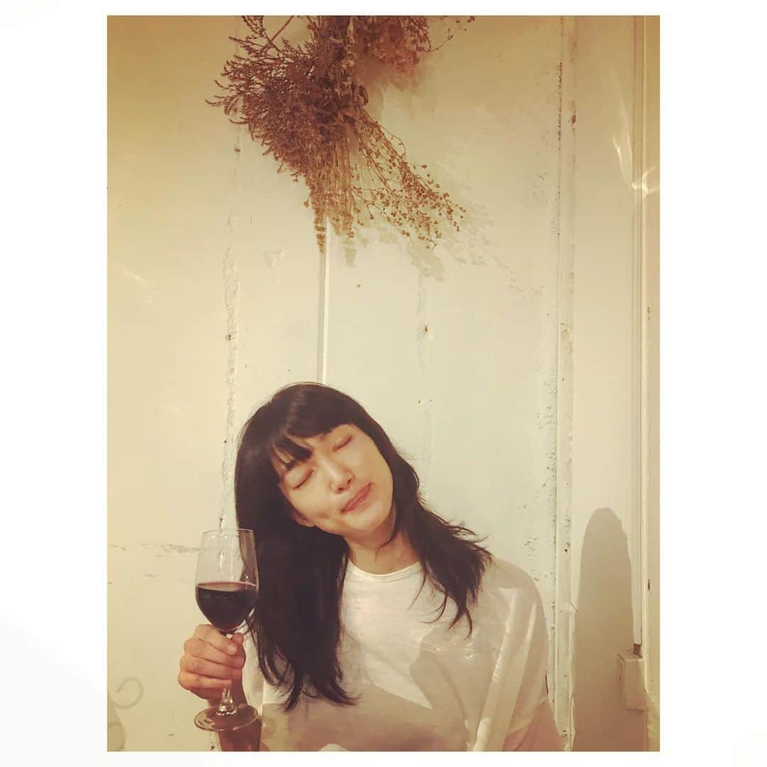 入山法子さんのインスタグラム写真 - (入山法子Instagram)「お祝いの言葉 たくさん ありがとうございます。 カンパーイ🍷🤤✨」8月1日 21時24分 - iriyamanoriko_official