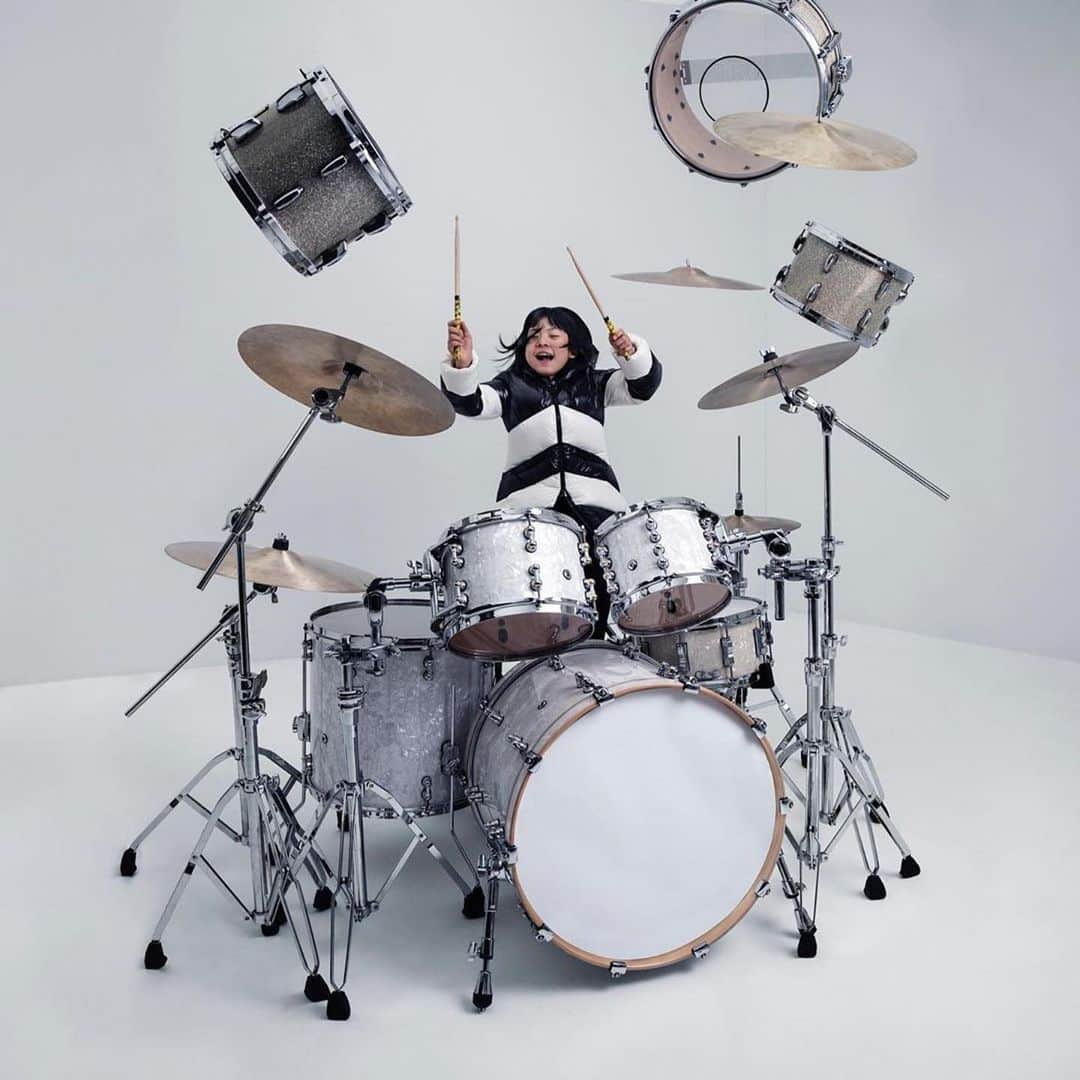 かねあいよよかさんのインスタグラム写真 - (かねあいよよかInstagram)「Moncler is proud to unveil @Yoyoka_Drums, a rock’n’roll prodigy for #GENIUSISBORNCRAZY _  Yoyoka, a nine-year-old drummer from Japan, proves you’re never too young to be a Genius.」8月1日 21時31分 - yoyoka_drums