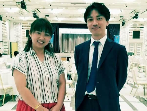 森澤祐介さんのインスタグラム写真 - (森澤祐介Instagram)「. 【「掛川市シティプロモーション市民協働会議」交流会】 に出席するために静岡県掛川市に帰省しました。 この交流会は掛川市長をはじめ、掛川市議会議員、地元企業の方々など、約150名が参加されており、今後の取り組みについてなどを沢山の方とお話をさせていただくことができました。 今月末に控えているWORLD ORDERの掛川ファンツアーやバンコクで開催される日本博2019の出演など、僕が活動することで地元に貢献できることがとても嬉しく思います。 微力ではありますが、これからも掛川市の発展のお役に立つことができたら幸いです。 #掛川#kakegawa#japan#dance#performance #ダンス#パフォーマンス#交流会#静岡#シティ#プロモーション#japan#パントマイム#drentychocolate #ドレンティチョコレート」8月1日 21時37分 - yusuke_morisawa