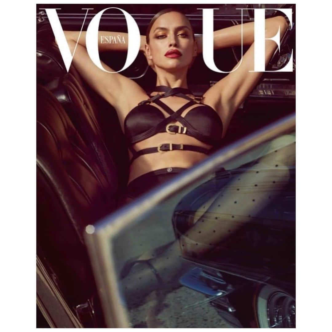 ジャンニヴェルサーチさんのインスタグラム写真 - (ジャンニヴェルサーチInstagram)「@irinashayk featured on the cover of @voguespain wearing a bondage-inspired top from the #VersaceFW19 Collection. #VersaceEditorials  _ Photography: @luigiandiango Styled by @juancebrian」8月1日 21時42分 - versace