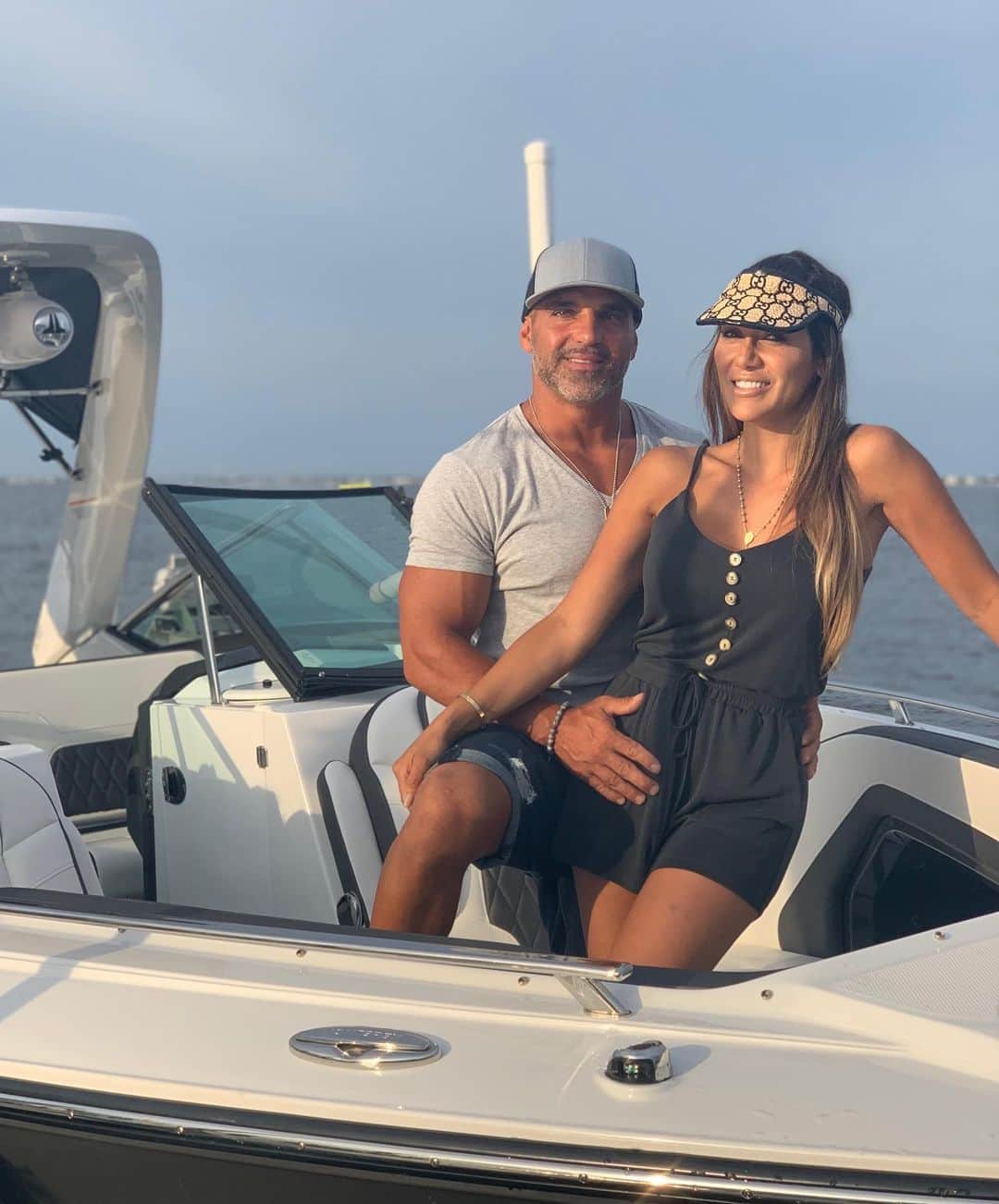 メリッサ・ゴーガさんのインスタグラム写真 - (メリッサ・ゴーガInstagram)「Dinner on the new whip tonight🛥 with the man💋 Romper @envybymg @joeygorga」8月2日 8時47分 - melissagorga