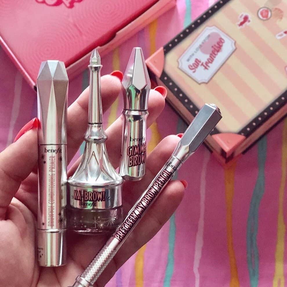 Benefit Cosmeticsさんのインスタグラム写真 - (Benefit CosmeticsInstagram)「Bringing brows to the Big Apple 🍎 We’re in NY for Brow House Calls with Global Brow Expert, @jrobertbailey — head to IG Stories to follow along! #regram @stylebows #benefit」8月2日 8時42分 - benefitcosmetics
