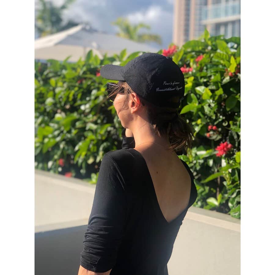 栗原佐知子さんのインスタグラム写真 - (栗原佐知子Instagram)「✴︎ 毎日プール🏊‍♀️ . . #vacation #hawaii #outfit #fashion #ootd #coordinate #stylepost #ootd_cob #instafashion #instadaily #instalike #instagood #instapic #instatravel #privspoonsclub #levis #celine #chapeaudo #elendeek #コーディネート #コーデ #今日のコーデ #ファッション #ハワイ #シャポードオー」8月2日 7時29分 - sachiko__kurihara