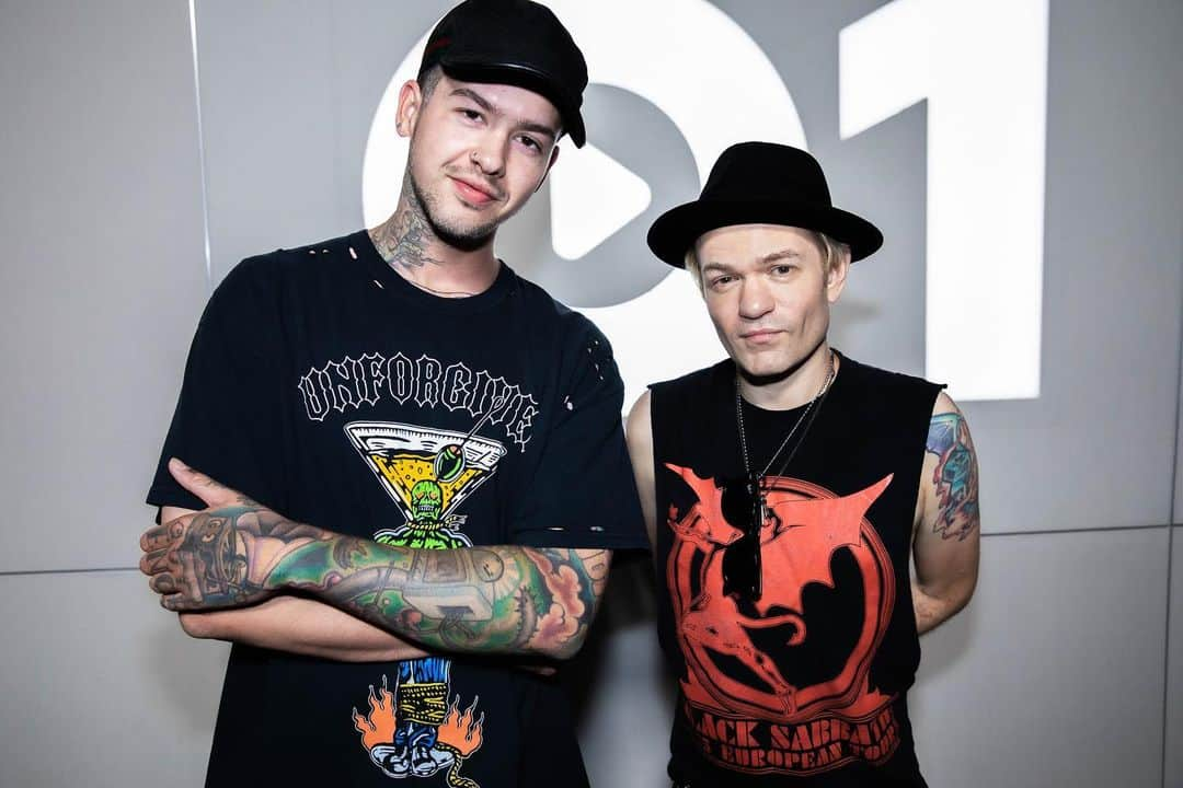 Sum 41さんのインスタグラム写真 - (Sum 41Instagram)「Catch @deryckwhibley on @beats1official with @TravisMills today at 4pm pt. [link in bio]」8月2日 7時56分 - sum41