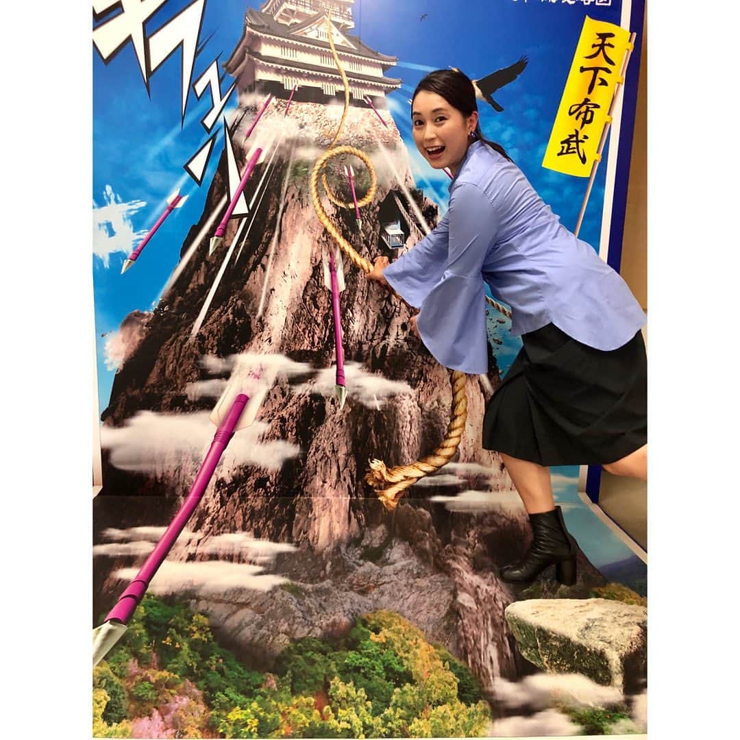 美甘子さんのインスタグラム写真 - (美甘子Instagram)「岐阜城、2度目の登城🏯ロープウェイで🚡ぐんぐん登り、天守からの眺めは長良川が綺麗に見えて最高でした。信長が天下布武って言いたくなるのも分かります。 #岐阜城 #稲葉山城 #麒麟がくる #旅と鉄道」8月2日 7時54分 - rekish_mikako