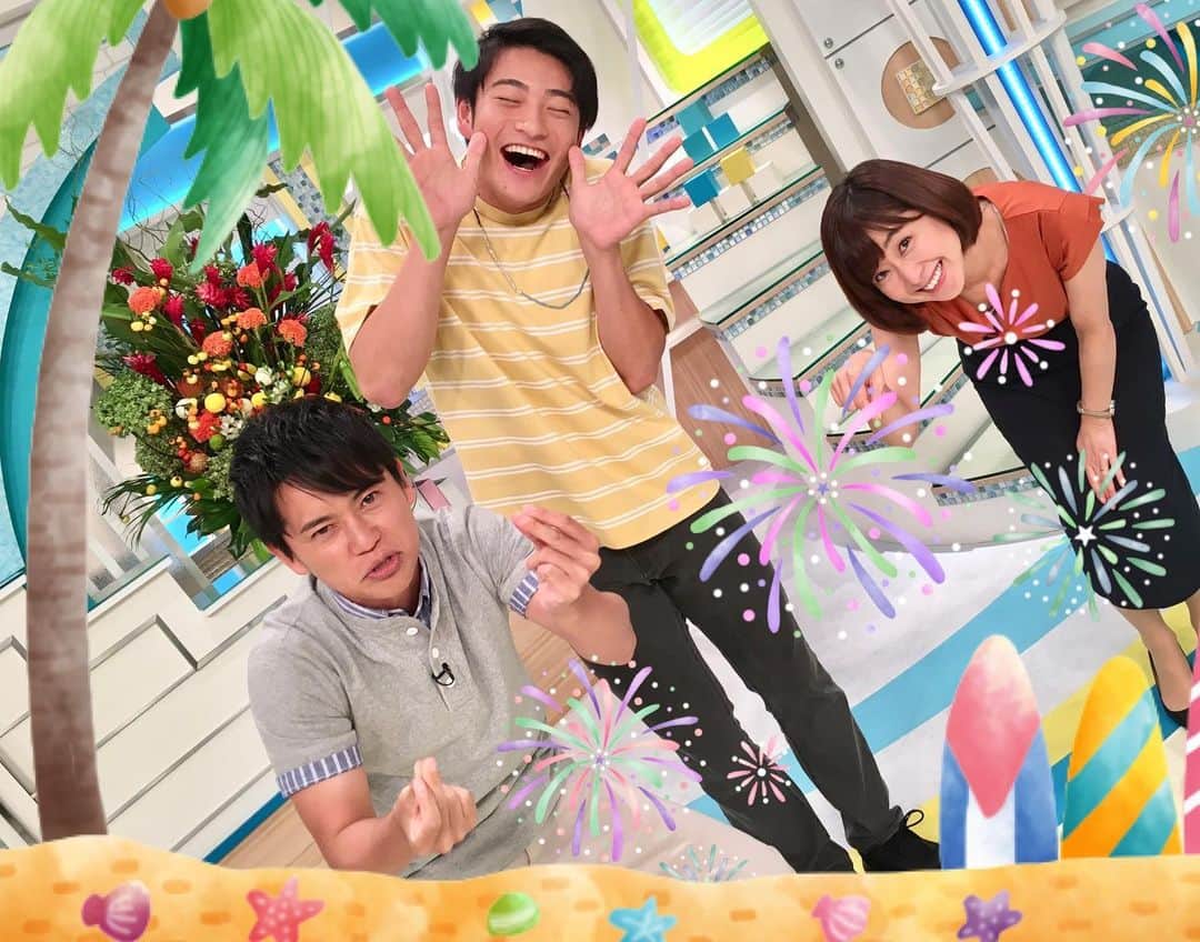 のインスタグラム：「今日は北九州市 ミクニワールドスタジアムにて わっしょい百万大花火が開催されます🎆北九州では、今日 夜9時まで気温が30度以上ありそうです🥵暑さ対策して楽しんでくださいね！  予想最高気温 福岡35度 北九州35度 筑豊36度 筑後37度‼️ 体温以上の暑さになるところも。熱中症の対策をしていてもかかってしまう恐れがあるほど危険なレベルです。 無理をされないでくださいね。 ⚾️【今日のホークスチケットプレゼント】⚾️ 8/17土曜・8/18日曜の西武戦(ヤフオクドーム)のチケット ペア7組‼️ ＊希望の試合日＊6時台に発表したキーワード＊住所＊氏名＊電話番号を明記 ハガキ➡︎〒8108655 FBS福岡放送バリはやッ！ZIP!(今日の消印有効) もしくは メール barihaya@fbs.jp (今日〆切)」