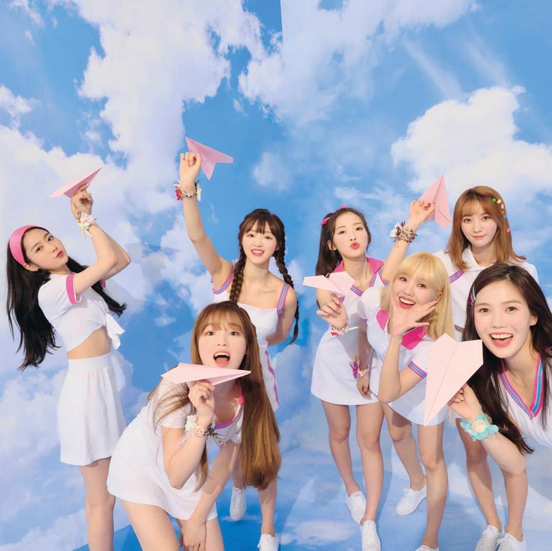 OH MY GIRLさんのインスタグラム写真 - (OH MY GIRLInstagram)「OH MY GIRL SUMMER PACKAGE ALBUM [Fall in Love] Play Tropical Love Coming Soon 2019. 08. 05  #오마이걸 #OHMYGIRL #OMG #BUNGEE #번지」8月2日 0時03分 - wm_ohmygirl