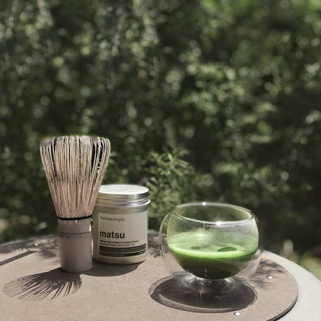 Matchæologist®さんのインスタグラム写真 - (Matchæologist®Instagram)「🙏 Hey #MatchaLovers! What’s your #MatchaRitual? We’re LOVING this minimalist shot from the wonderful @itssoeasy.jp featuring our very own #Matcha Brewing Kit! 🍵 (Credit: @matchaeologist_jp) . If you’re new to the wonderful world of matcha, our Brewing Kit is the perfect place to start. It combines our signature artisanal grade matcha Matsu™ 🍃 with a carefully selected assortment of handcrafted matcha-ware products curated and designed to balance traditional ceremonial values with contemporary functionality 🙏 . 👉 Click our bio link @Matchaeologist to embark on your matcha journey 🍃 . Matchæologist® #Matchaeologist Matchaeologist.com」8月2日 0時02分 - matchaeologist