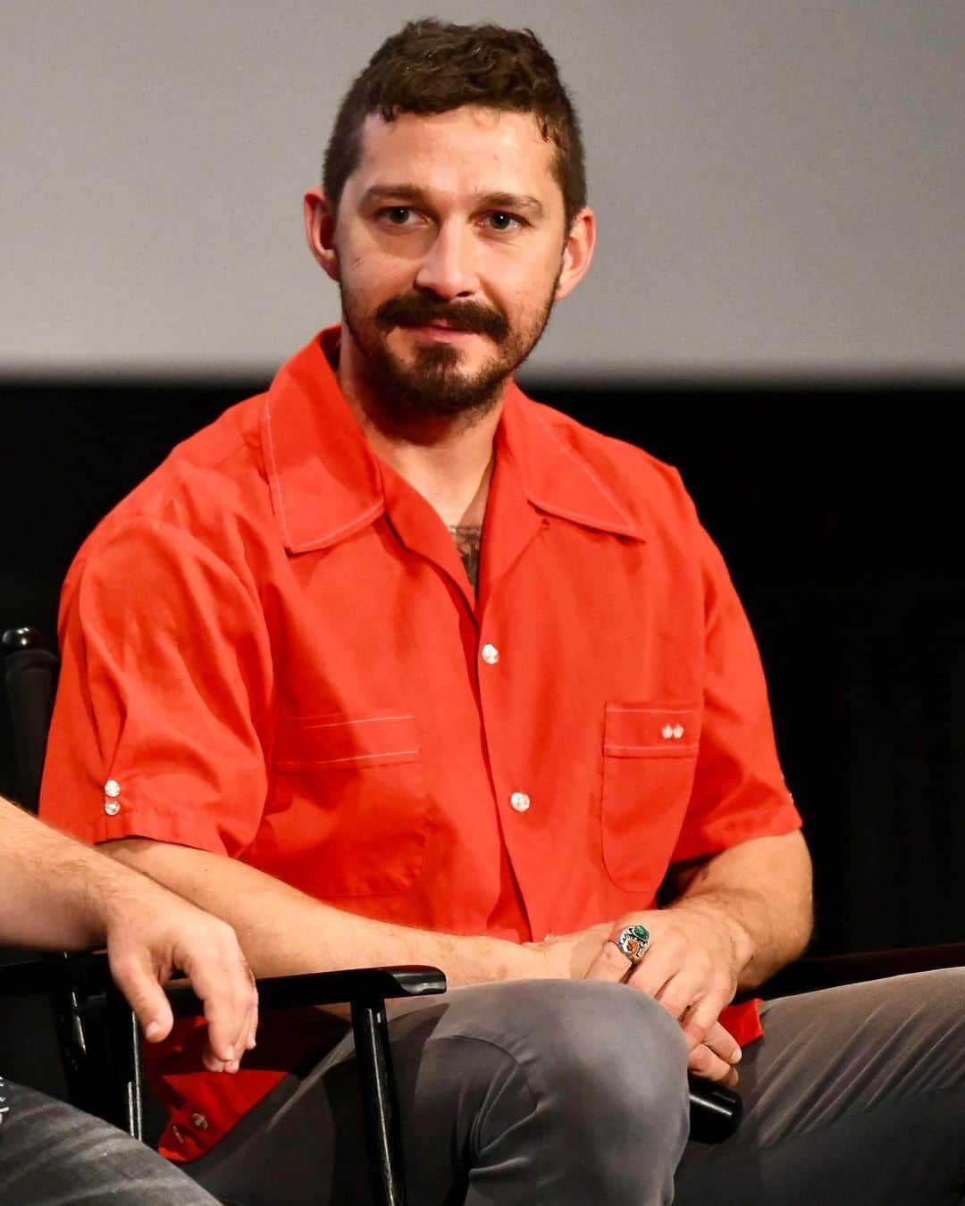 Just Jaredさんのインスタグラム写真 - (Just JaredInstagram)「Shia LaBeouf sits down to discuss his film  @peanutbutterfalcon with co-star Zack Gottesman and directors Michael Schwartz and @tylernilson! See more on JustJared.com now. Photos: @gettyimages」8月2日 0時08分 - justjared