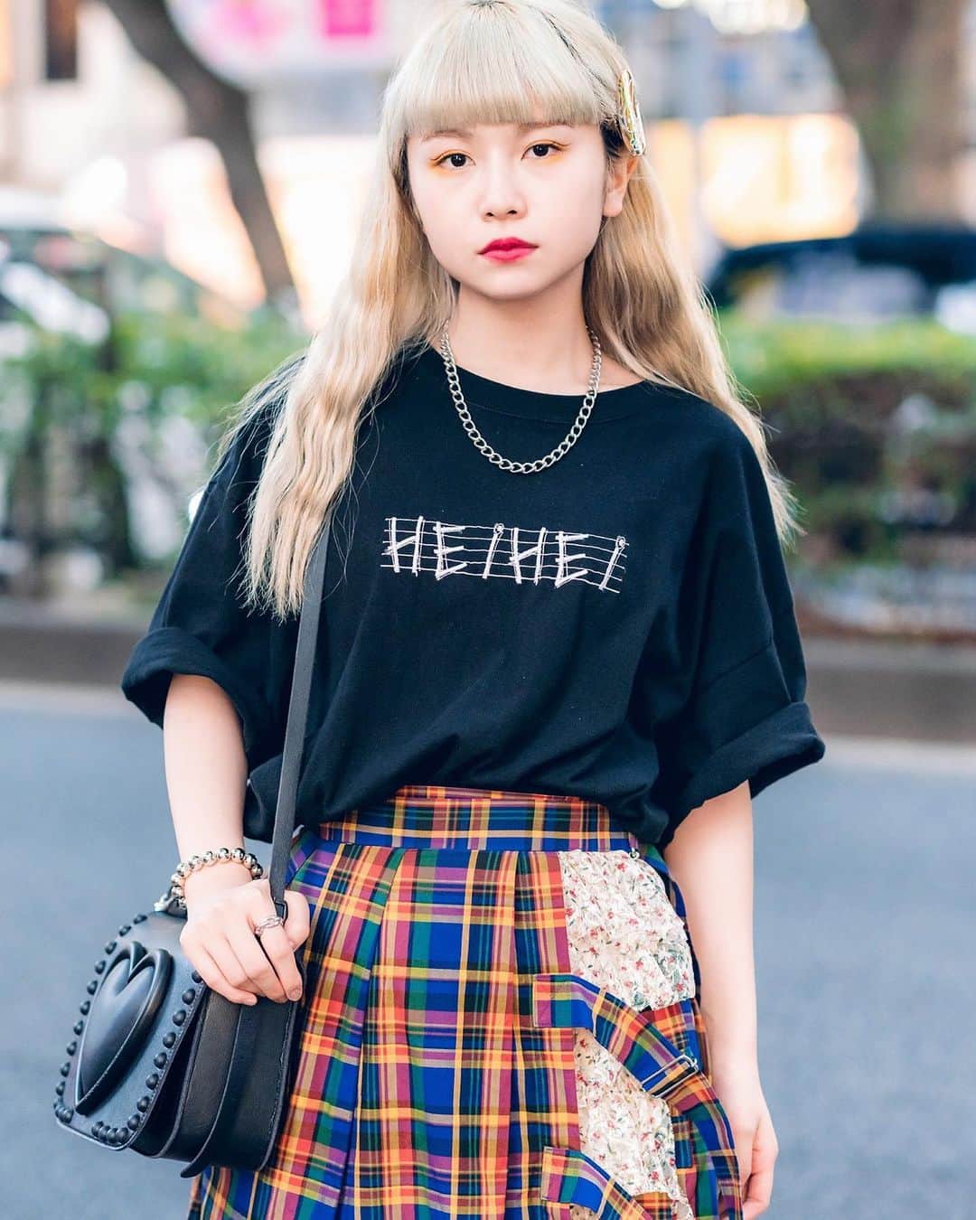 Harajuku Japanさんのインスタグラム写真 - (Harajuku JapanInstagram)「Japanese idol Ruan (@runcoro) - of @CinemaBoyCQ - on the street in Harajuku wearing a HEIHEI (@heihei_official) logo tee, HEIHEI layered plaid skirt, HEIHEI ribbon rabbit barrette, @_Tokyo_Bopper_ heart bag, and Yosuke platform shoes.」8月2日 0時13分 - tokyofashion