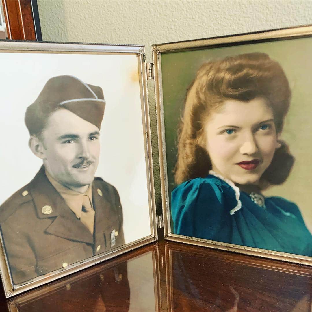 Caitlyn Jennerさんのインスタグラム写真 - (Caitlyn JennerInstagram)「Mom & Dad 1942. 2 months later he was off to Europe to fight WW2」8月2日 0時14分 - caitlynjenner