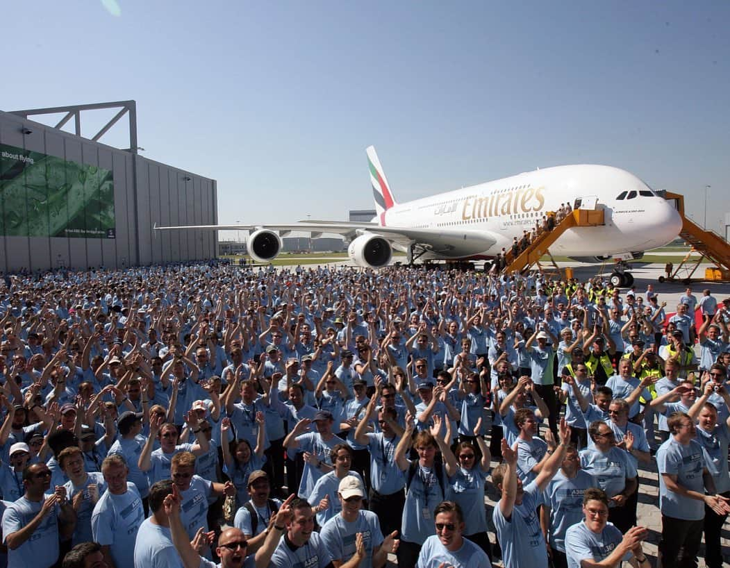 エミレーツ航空さんのインスタグラム写真 - (エミレーツ航空Instagram)「11 years ago, we welcomed the future of air travel with the launch of our first @Airbus A380. Click on our Instagram Story to relive special moments from our delivery event celebrations, arrival in Dubai and our inaugural A380 service to New York JFK.  #11yearsofA380 #EmiratesAirline #FlyEmiratesFlyBetter #TBT #ThrowbackThursday」8月2日 0時17分 - emirates