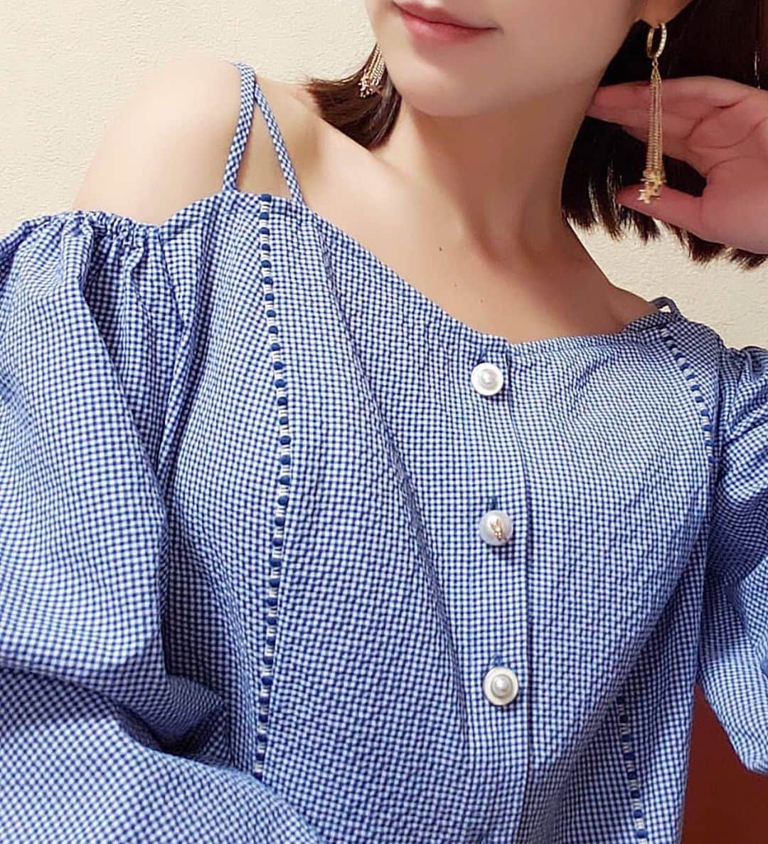 LIECOLLECTIONさんのインスタグラム写真 - (LIECOLLECTIONInstagram)「Shop the SS19 Sale this weekend for fab finds! @love_miyuka in the Off-the-Shoulder Bishop Sleeve Blouse! - - - - - #liecollection #newcollection #inspiration #color #LIElook #bold  #ss19look #repost #daylook #collection #LIE #look #ss19 #lielook #stripes #denim #summer #outfitdujour」8月2日 0時37分 - liecollection_