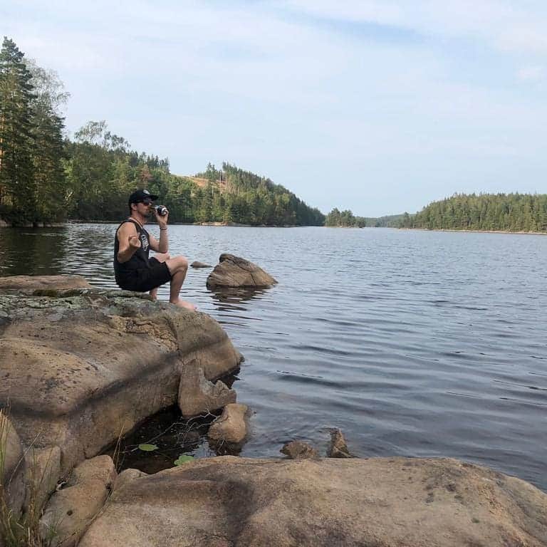 DragonForceさんのインスタグラム写真 - (DragonForceInstagram)「Just in case your sick of hearing about our new album .. heres an instagram wanker in a scenic location. .... and by the way we have a new album on 27th september!  #badinfluencer #lookatme #betyourjealousofmysceniclocation #dragonforce」8月2日 0時44分 - dragonforcehq