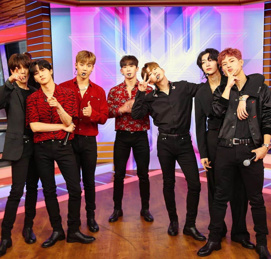 Good Morning Americaさんのインスタグラム写真 - (Good Morning AmericaInstagram)「Strike a pose! @official_monsta_x  #monstax」8月2日 0時45分 - goodmorningamerica