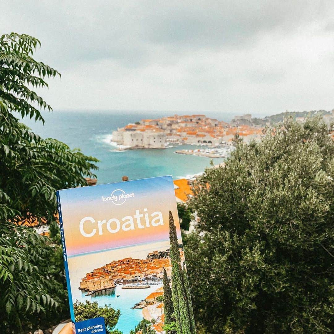 Lonely Planetさんのインスタグラム写真 - (Lonely PlanetInstagram)「This week’s #mylpguide shots come from @hannah.maunder who is exploring #croatia and @_dani_sabina_ who is navigating her was around #malaysia. -- Every week we regram the best #mylpguide shots. Tag yours for a potential feature!」8月2日 0時45分 - lonelyplanet