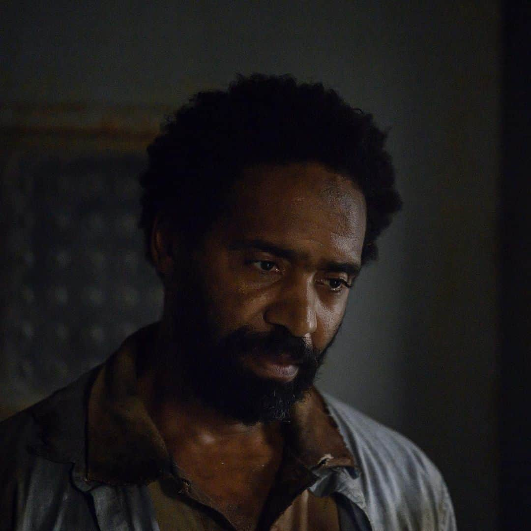 The Walking Deadさんのインスタグラム写真 - (The Walking DeadInstagram)「TWDxReveals continues with a first look at Virgil. Virgil is a highly intelligent and resourceful and desperately trying to get home to his family. Please welcome Kevin Carroll to the #TWDFamily. New reveals every Thurs until premiere. #TWD」8月2日 1時01分 - amcthewalkingdead