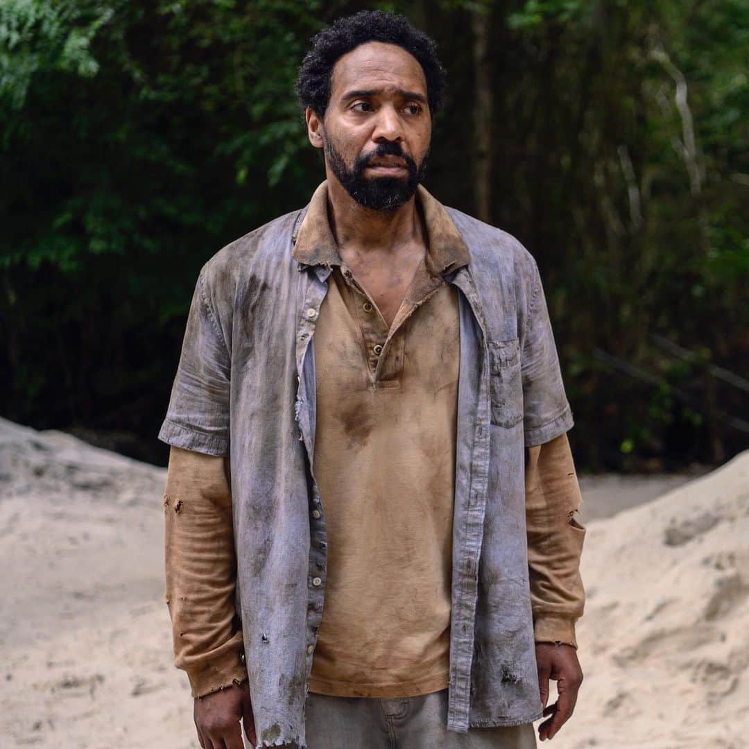The Walking Deadさんのインスタグラム写真 - (The Walking DeadInstagram)「TWDxReveals continues with a first look at Virgil. Virgil is a highly intelligent and resourceful and desperately trying to get home to his family. Please welcome Kevin Carroll to the #TWDFamily. New reveals every Thurs until premiere. #TWD」8月2日 1時01分 - amcthewalkingdead