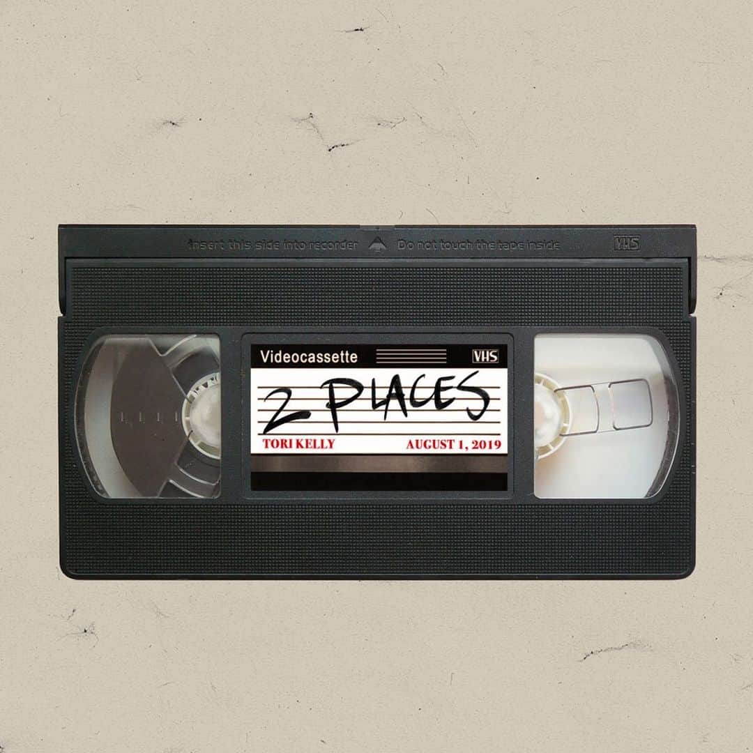 トーライ・ケリーのインスタグラム：「you can now listen to ‘2 Places’ from the new album 📼♥️ hope you enjoy!!」