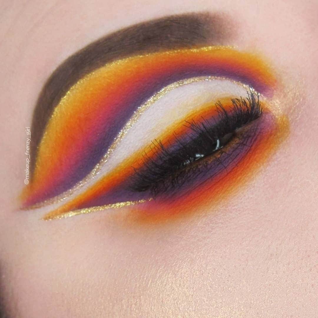 COVERGIRLさんのインスタグラム写真 - (COVERGIRLInstagram)「Who else loves looking at a beautiful sunset? 🌇 @makeup_frenzy_girl created this sunset eye look using Easy Breezy Brow Micro Fine+Define Brow Pencil in 'Rich Brown', Lid Lock Up Eyeshadow Primer and Exhibitionist Liquid Glitter Eye Shadow in 'Moonlight'. #COVERGIRLMADE #COVERGIRLCrueltyFree #CrueltyFree」8月2日 1時16分 - covergirl