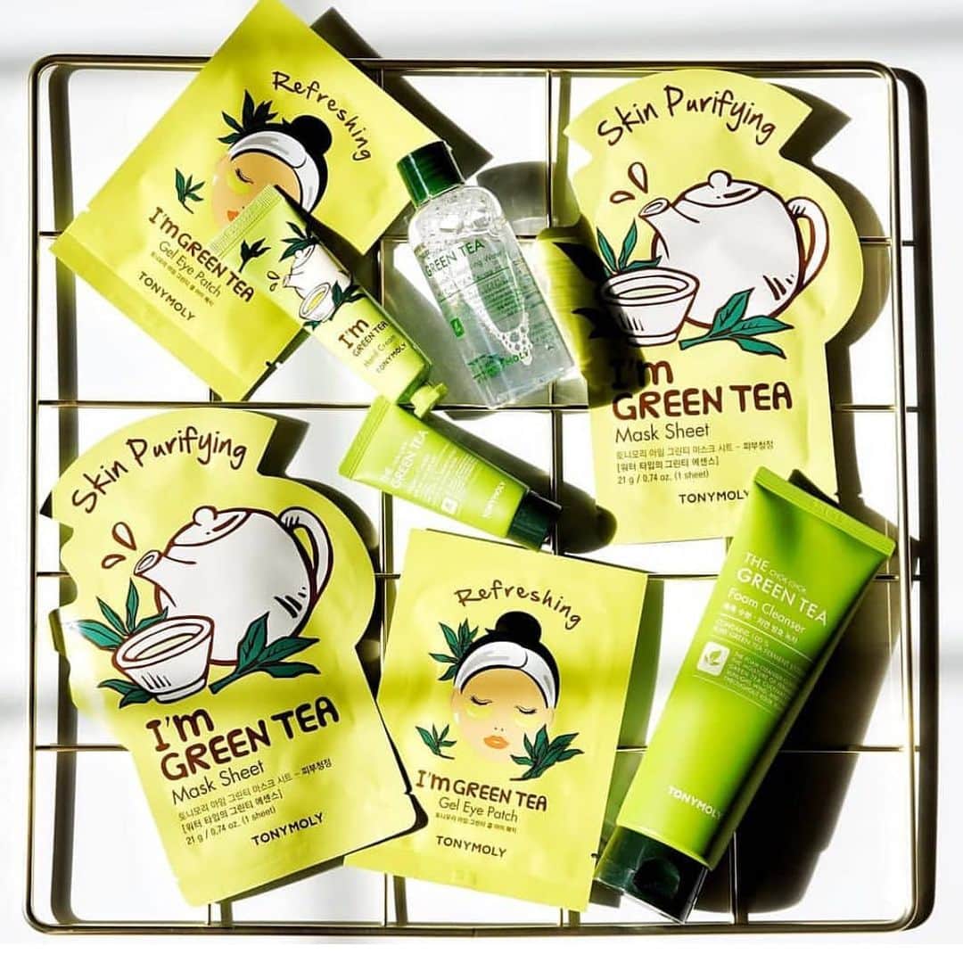 TONYMOLY USA Officialさんのインスタグラム写真 - (TONYMOLY USA OfficialInstagram)「🍵💦✨ Did you know studies show fermented green tea has over 24% higher levels of antioxidants than regular green tea? Try out our Chok Chok Green Tea Collection today and see the results of fermented green tea for yourself! // 📸: @kelldris #xoxoTM #TONYMOLYnMe #Macysbeauty」8月2日 1時21分 - tonymoly.us_official