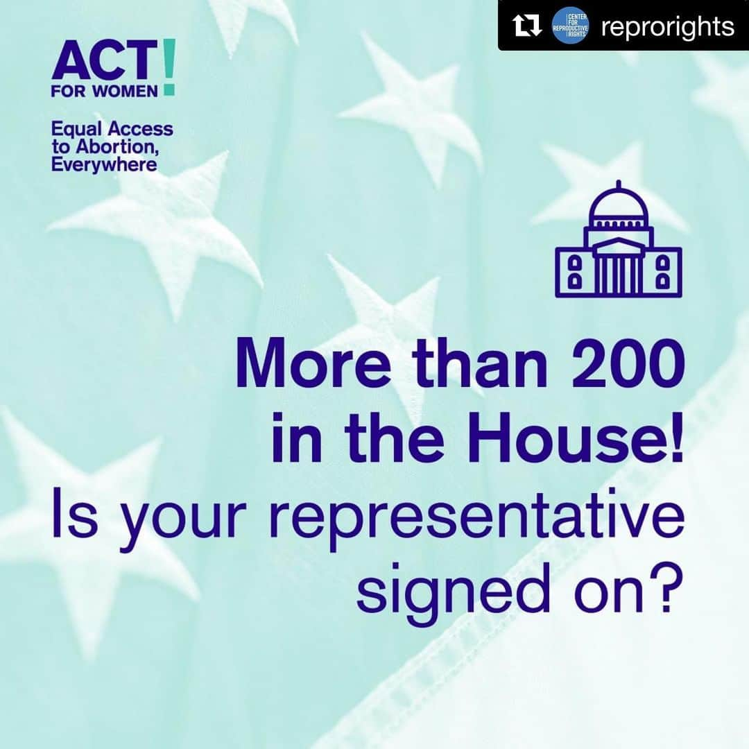 ビジー・フィリップスさんのインスタグラム写真 - (ビジー・フィリップスInstagram)「#Repost @reprorights with @get_repost ・・・ It’s official! More than  200 representatives have signed on to co-sponsor the Women’s Health Protection Act. The people have spoken; support for abortion rights and Roe v. Wade have reached historic highs. Thank you to all of the lawmakers who are listening. #ActForWomen」8月2日 1時32分 - busyphilipps